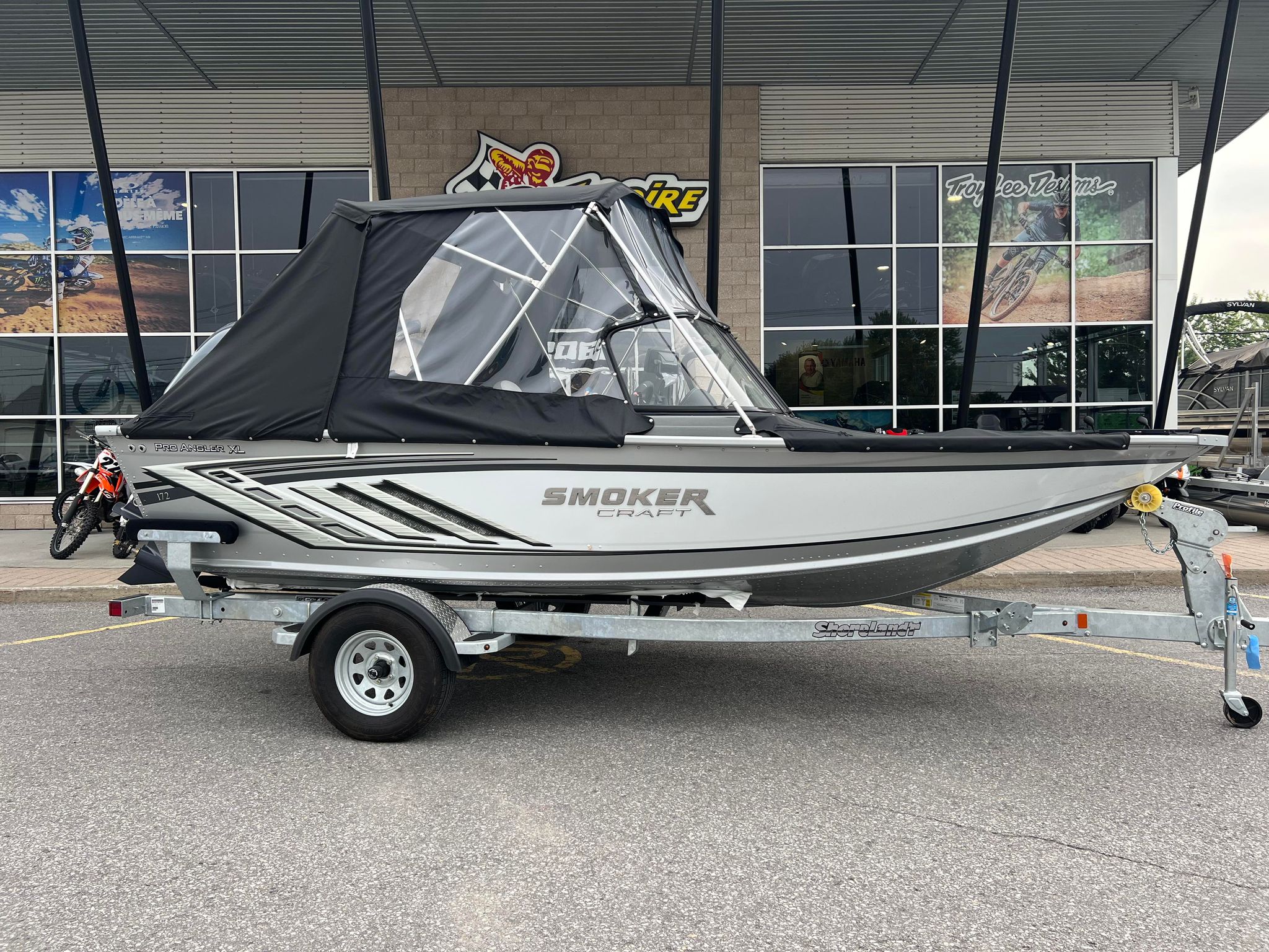 1992 Gregor Custom Welded Aluminum Center Console Marine Jet  Drive 18 Foot Aluminum Boat with EZ Loader Trailer